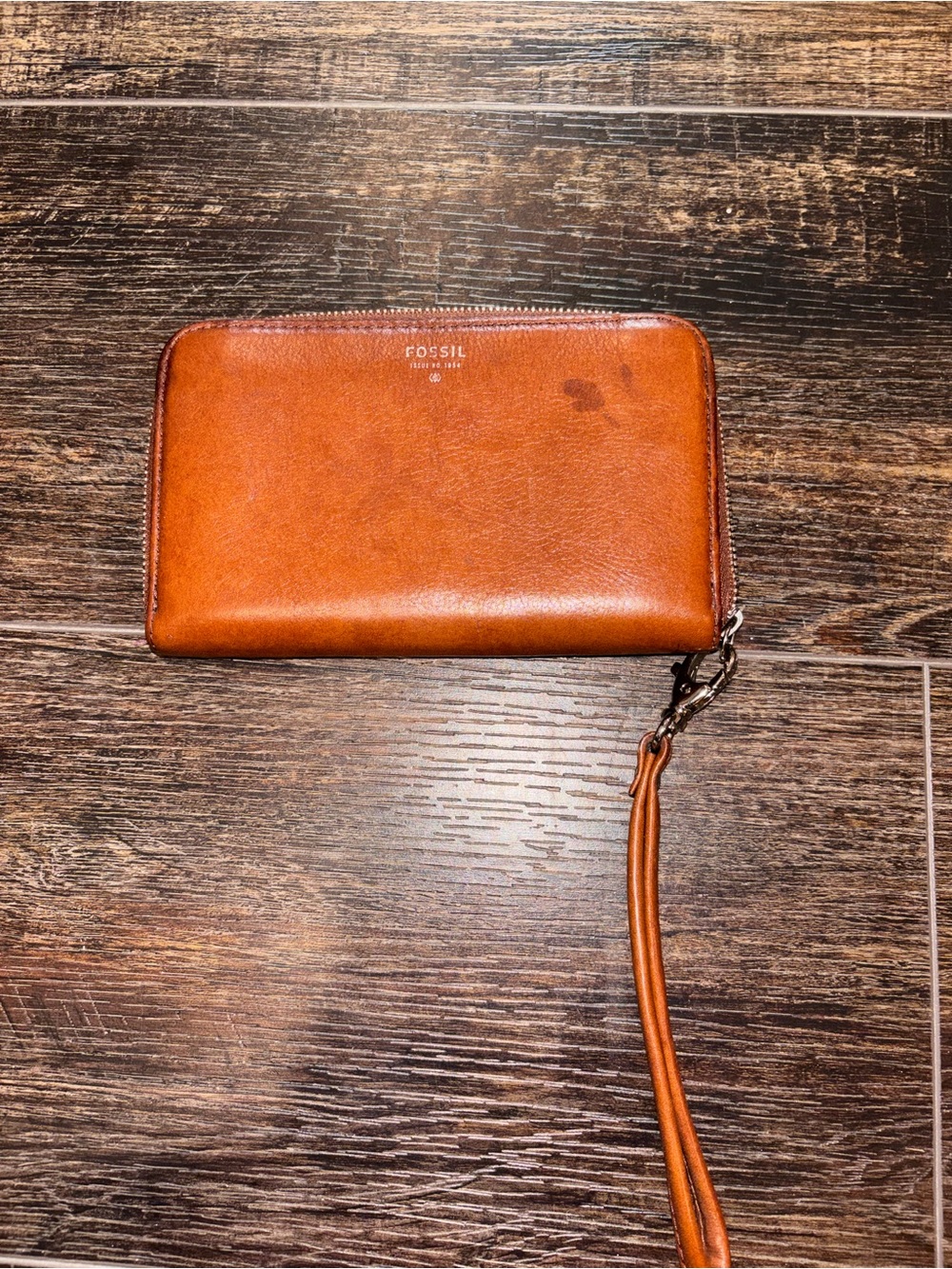 Fossil Women’s Brown Leather Zip Wristlet Wallet